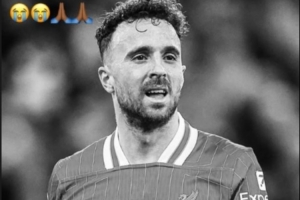 b体育入口-玉昆外援小奥斯卡晒黑白照悼念若塔，配上“哭泣”和“祈祷”表情